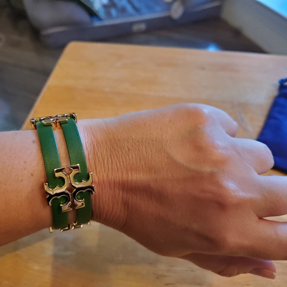Tory Burch Serif-T Stacked Bracelet